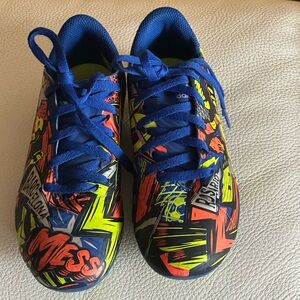 ADIDAS Boys/Girls Soccer/Baseball/Football cleats sUSA 1.EUR 32 Made in CAMBODIA